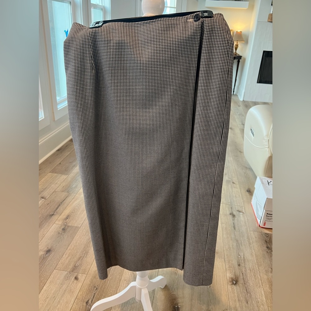 Liz Claiborne black and white houndstooth pencil skirt wrap around Size 12P
